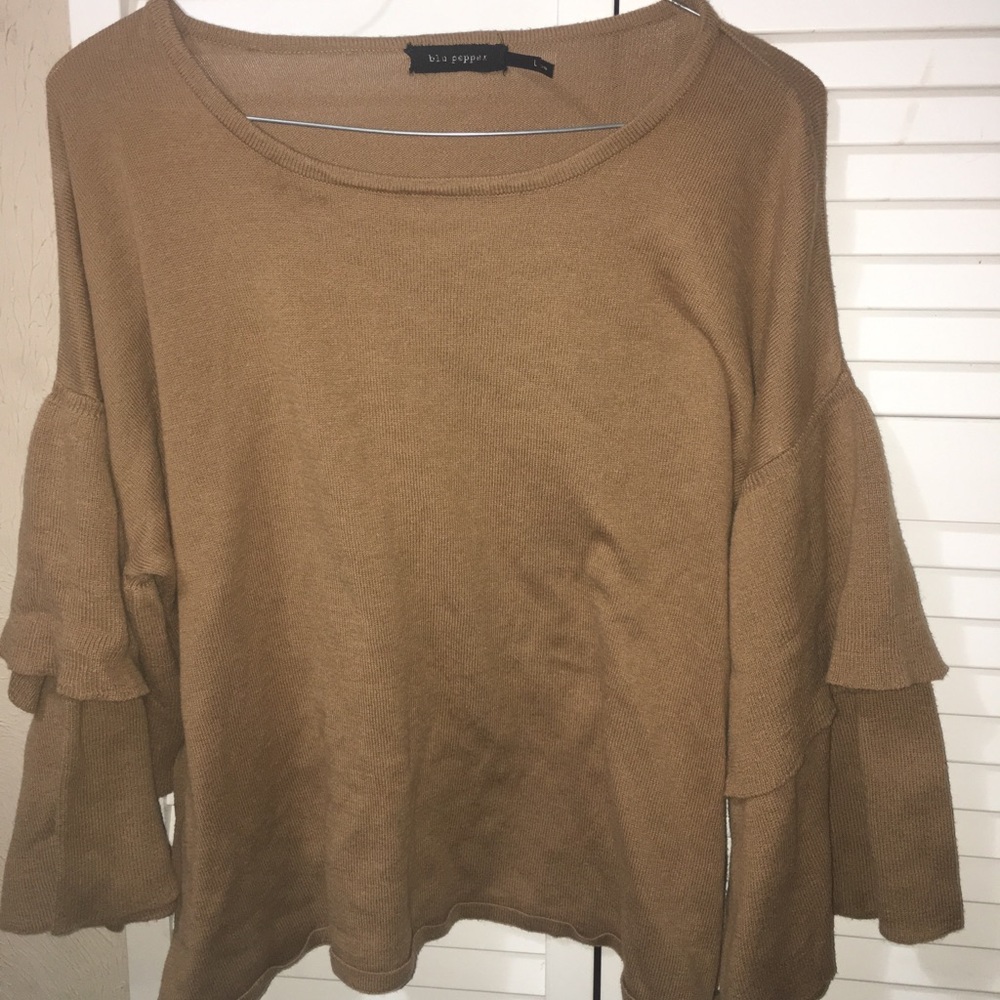Bell sleeve blouse